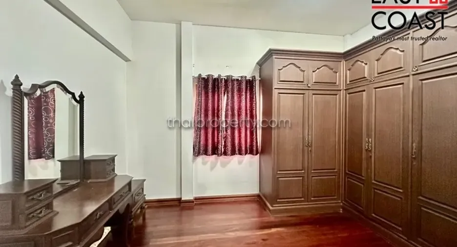 Casa en alquiler de 4 habitaciones en Jomtien, Pattaya