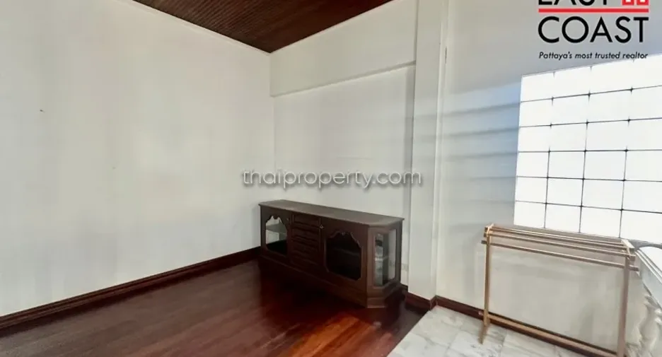 Casa en alquiler de 4 habitaciones en Jomtien, Pattaya