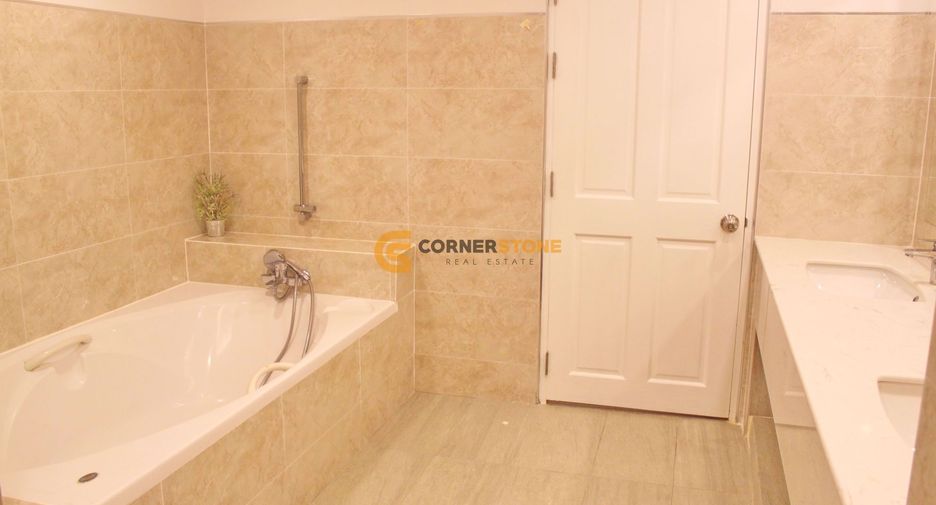 For rent and for sale 4 bedrooms house in Bang Lamung, Chonburi
