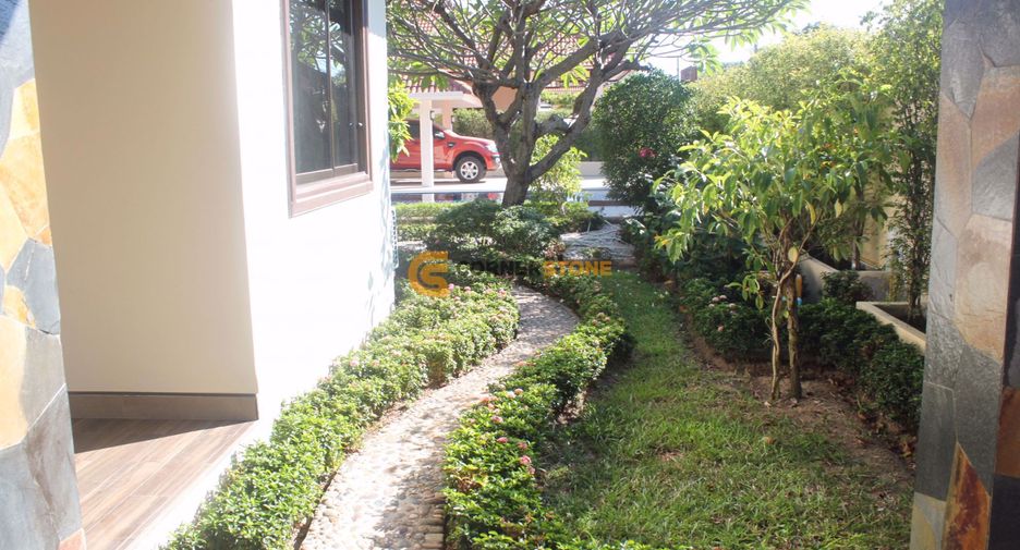 For rent and for sale 4 bedrooms house in Bang Lamung, Chonburi