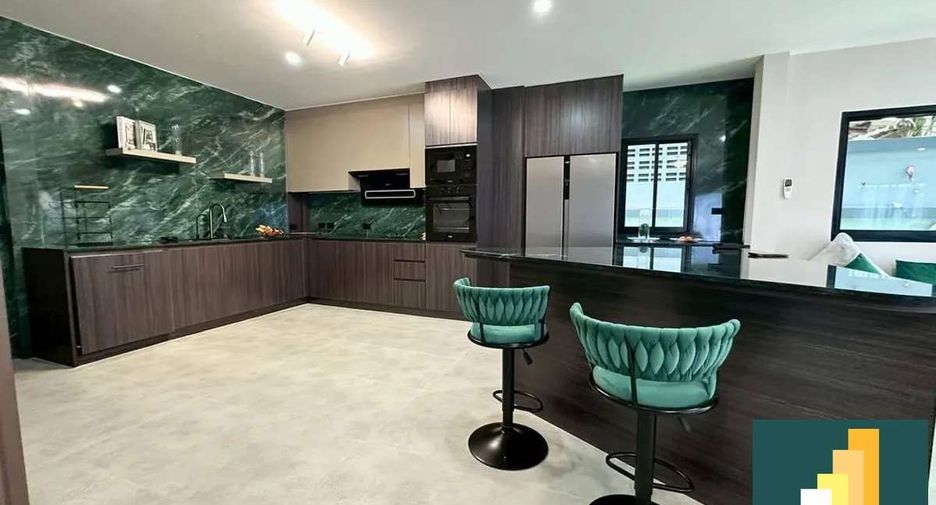 For sale 5 bedrooms villa in East Pattaya, Pattaya