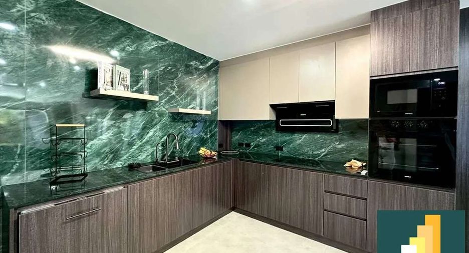 For sale 5 bedrooms villa in East Pattaya, Pattaya