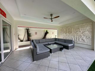 出租 6 卧室 别墅 在 Bang Lamung, Chon Buri