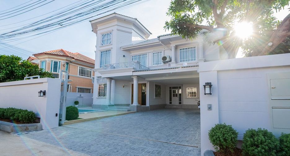 For sale 4 bedrooms house in Bang Lamung, Chonburi