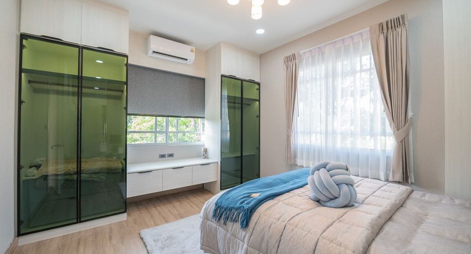 For sale 4 bedrooms house in Bang Lamung, Chonburi