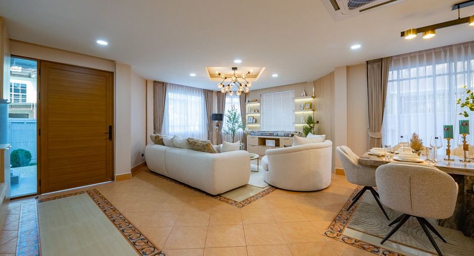 For sale 4 bedrooms house in Bang Lamung, Chonburi