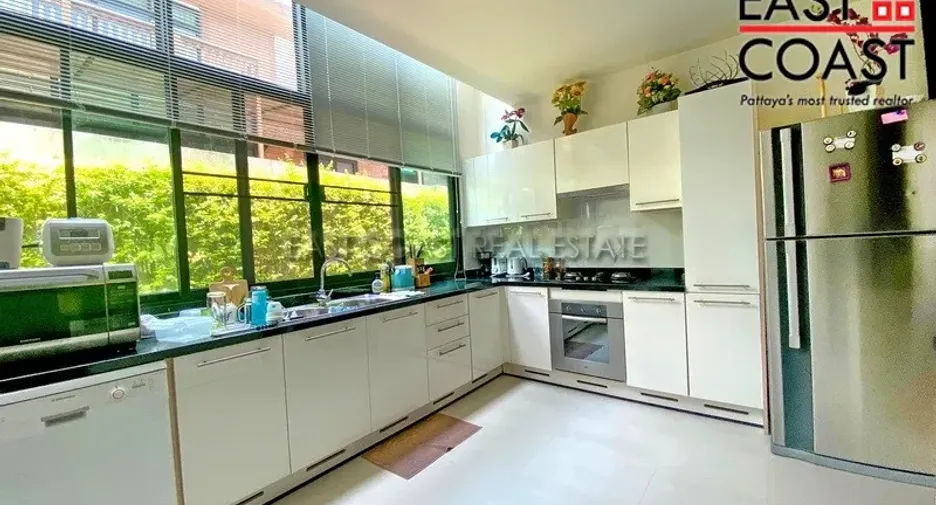 For rent and for sale 4 bedrooms house in Bang Lamung, Chonburi