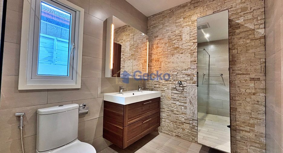 Haus zum Kauf mit 4 Zimmer in Bang Lamung, Chonburi