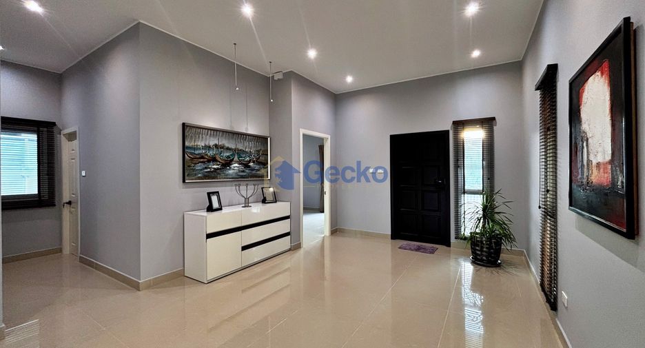 Haus zum Kauf mit 4 Zimmer in Bang Lamung, Chonburi