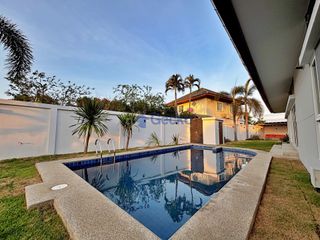 Haus zum Kauf mit 4 Zimmer in Bang Lamung, Chonburi