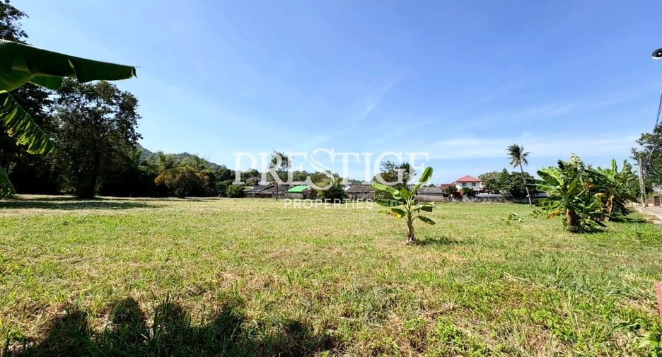 Terreno en venta en Si Racha, Chonburi