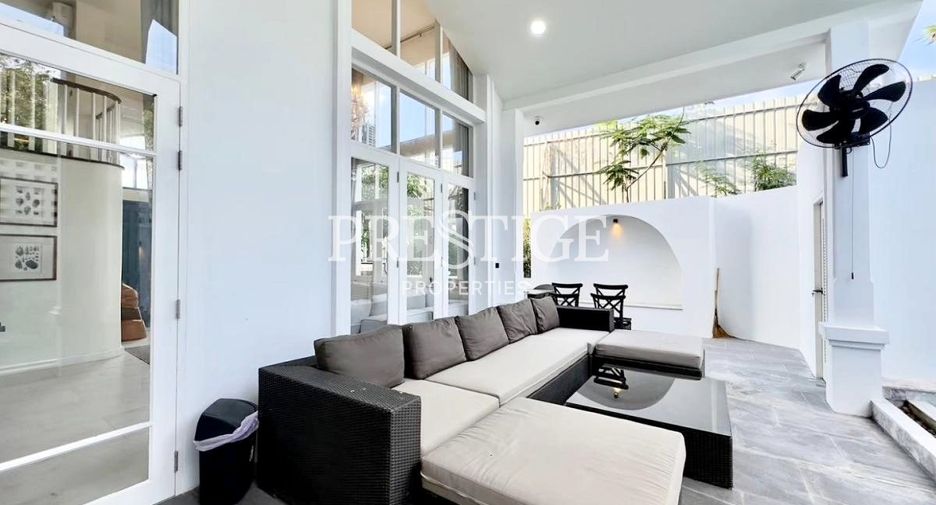 For sale 5 bedrooms house in Sattahip, Chonburi