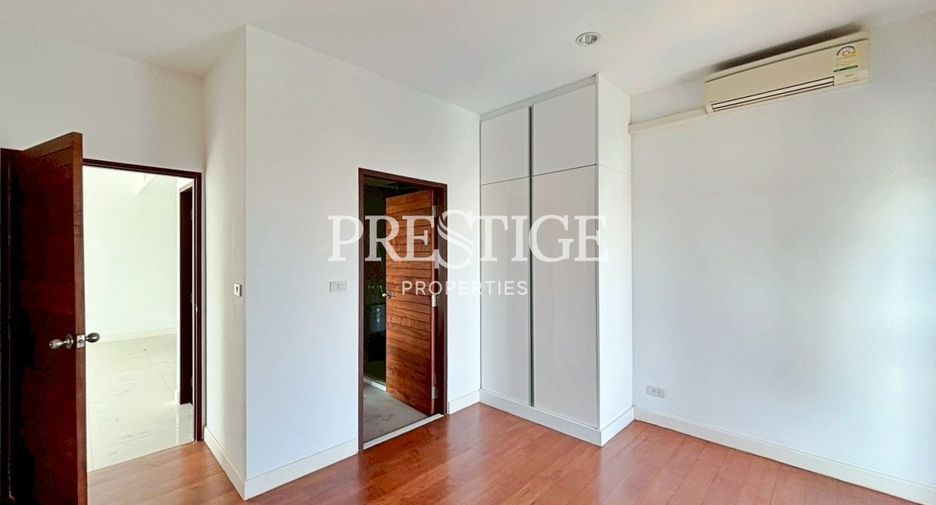 For sale 2 ベッドルーム condo in Pratumnak, Pattaya