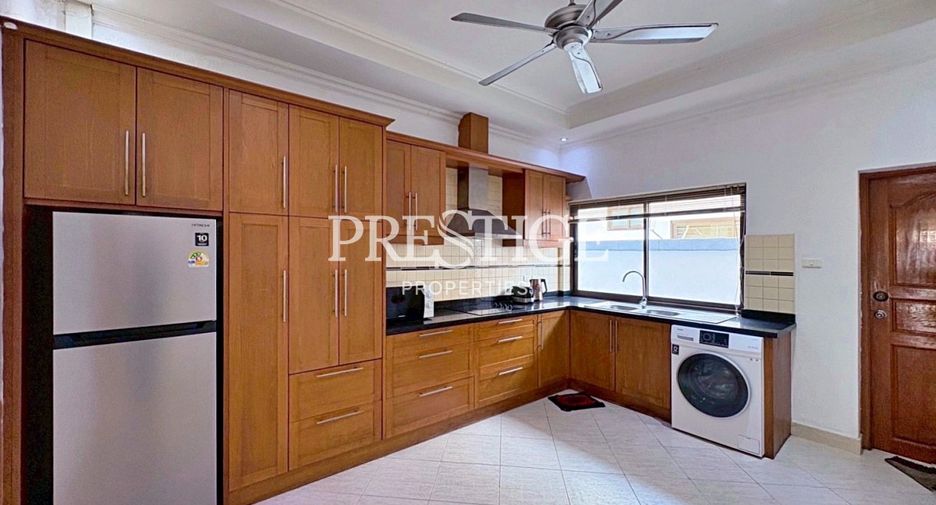 Haus zum Kauf mit 4 Zimmer in Bang Lamung, Chonburi
