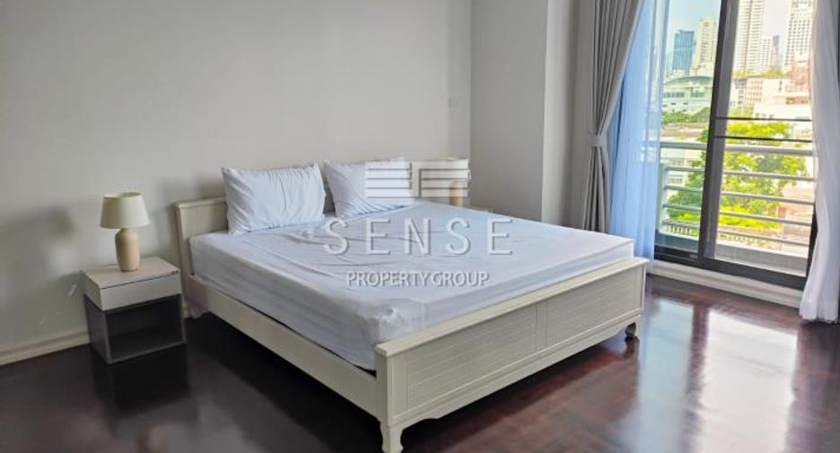 For rent 3 bedrooms condo in Watthana, Bangkok