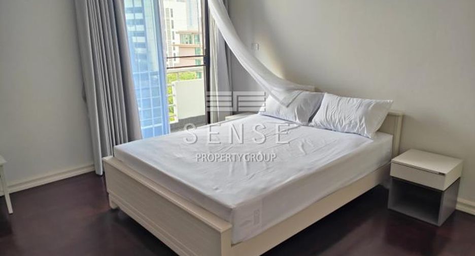 For rent 3 bedrooms condo in Watthana, Bangkok