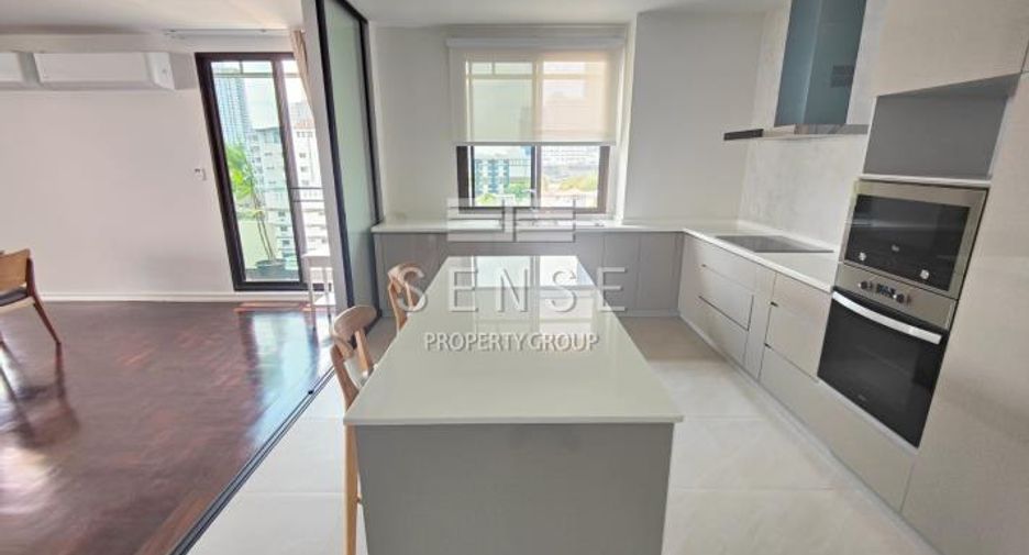 For rent 3 bedrooms condo in Watthana, Bangkok