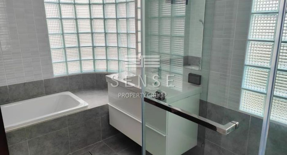 For rent 3 bedrooms condo in Watthana, Bangkok