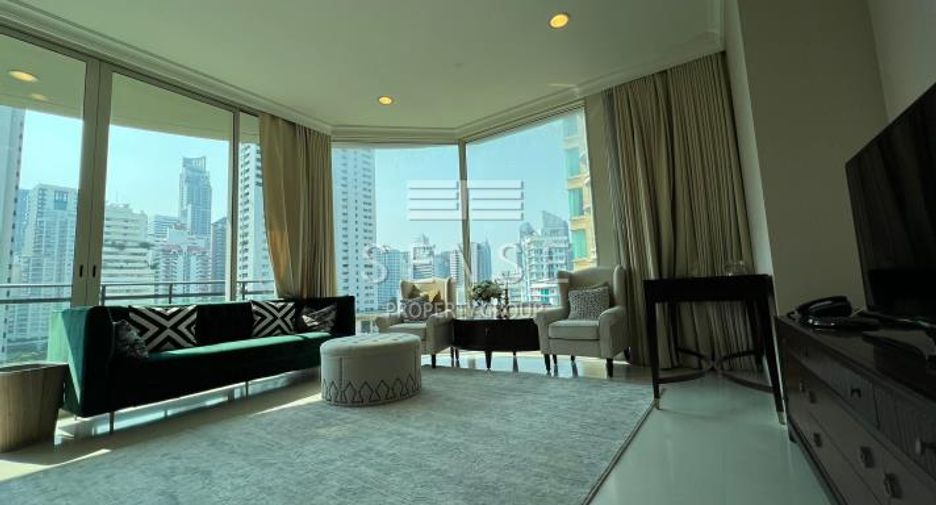 For sale 3 bedrooms condo in Watthana, Bangkok