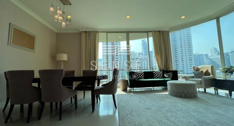 For sale 3 bedrooms condo in Watthana, Bangkok