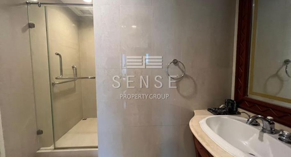 For sale 2 bedrooms condo in Khlong Toei, Bangkok
