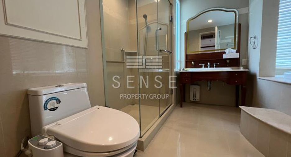 For sale 2 bedrooms condo in Khlong Toei, Bangkok
