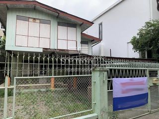 For sale 2 ベッドルーム house in Khlong Toei, Bangkok