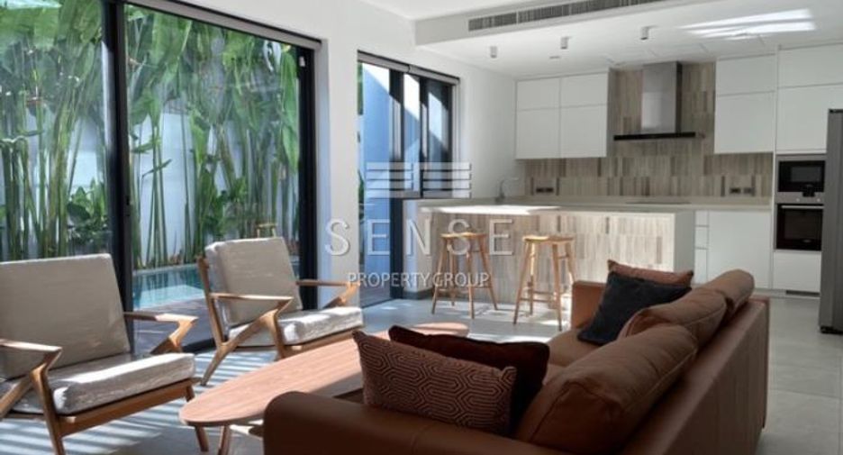 For rent 4 bedrooms house in Khlong Toei, Bangkok