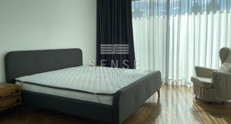 For rent 4 bedrooms house in Khlong Toei, Bangkok
