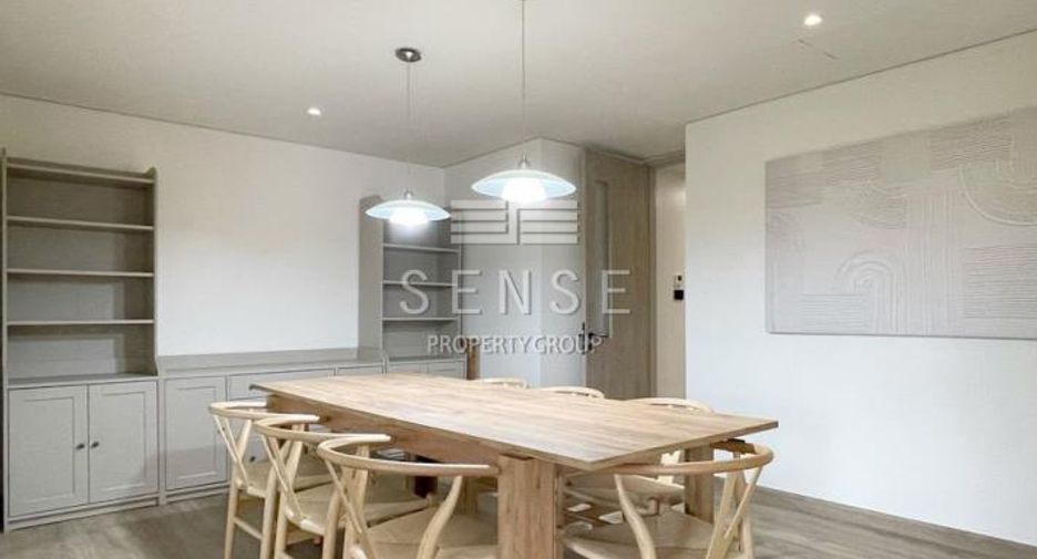For rent 4 bedrooms condo in Sathon, Bangkok