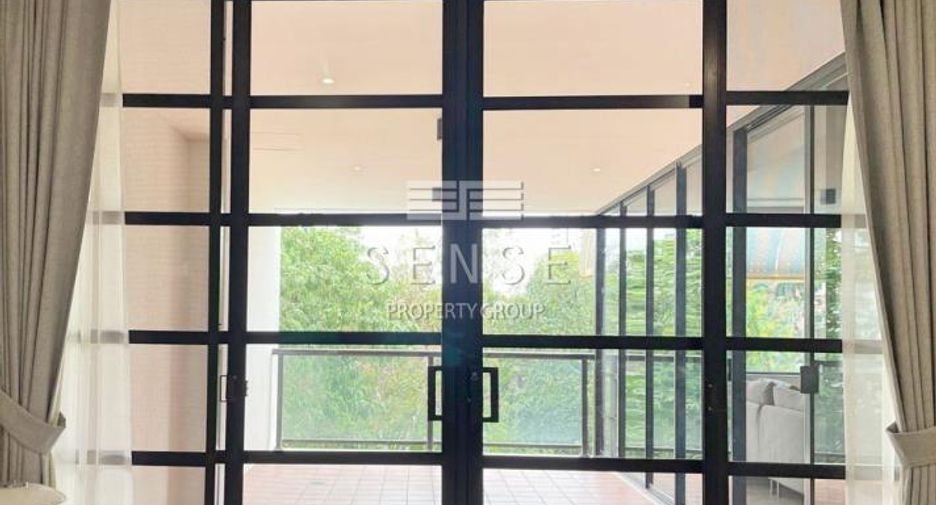 For rent 4 bedrooms condo in Sathon, Bangkok