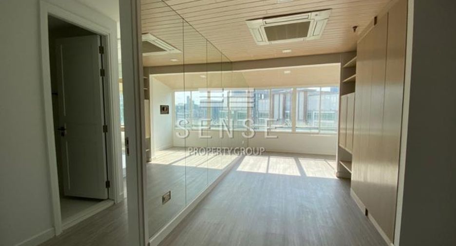 For rent 6 bedrooms condo in Watthana, Bangkok