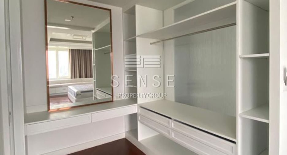 For rent 6 bedrooms condo in Watthana, Bangkok