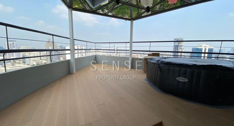 For rent 6 bedrooms condo in Watthana, Bangkok