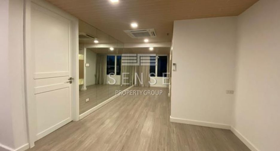 For rent 6 bedrooms condo in Watthana, Bangkok