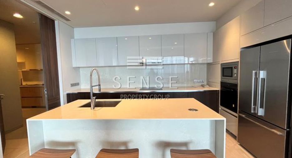 For rent 3 bedrooms condo in Watthana, Bangkok