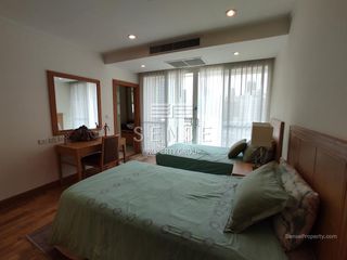 For rent 3 bedrooms condo in Khlong Toei, Bangkok