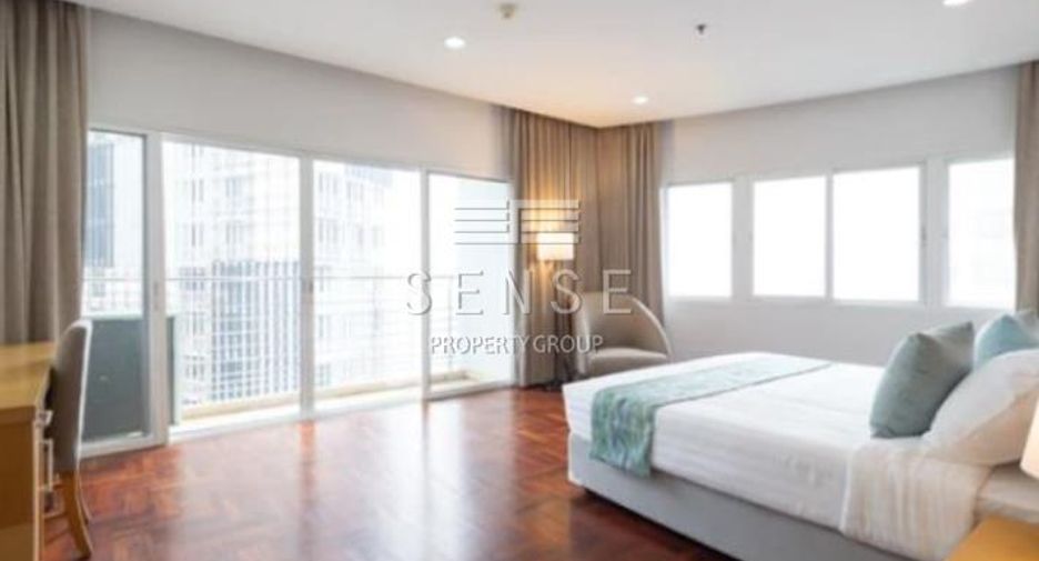 For rent 3 bedrooms condo in Khlong Toei, Bangkok
