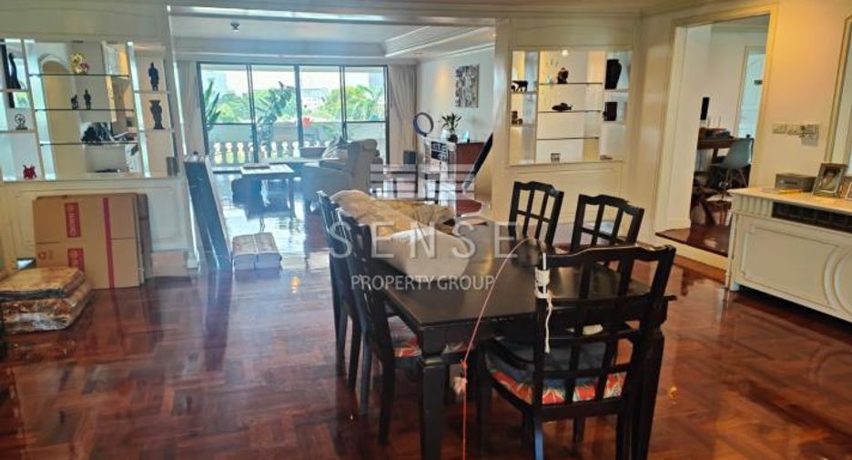 Condo en alquiler de 3 habitaciones en Khlong Toei, Bangkok