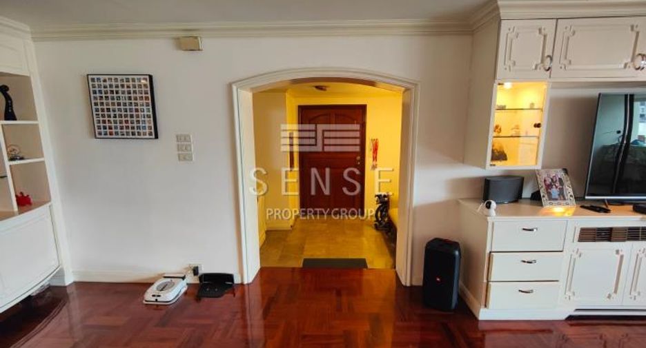 Condo en alquiler de 3 habitaciones en Khlong Toei, Bangkok