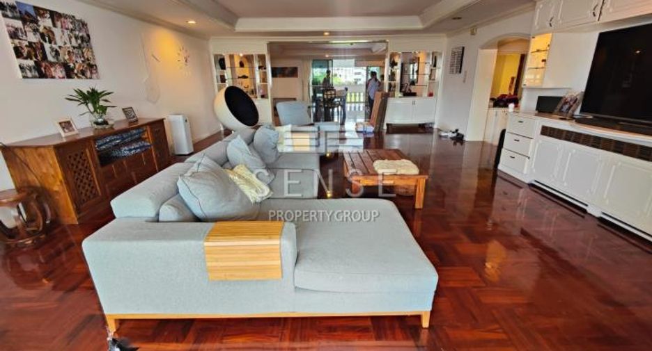 Condo en alquiler de 3 habitaciones en Khlong Toei, Bangkok