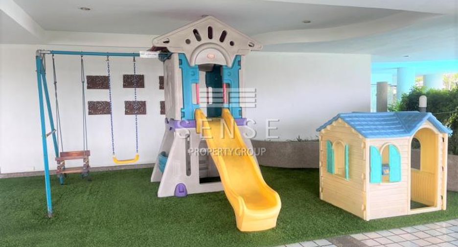 For rent 3 bedrooms condo in Yan Nawa, Bangkok