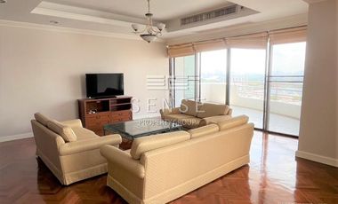 For rent 3 bedrooms condo in Yan Nawa, Bangkok