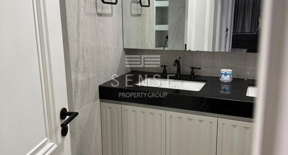 For rent 3 bedrooms condo in Khlong Toei, Bangkok
