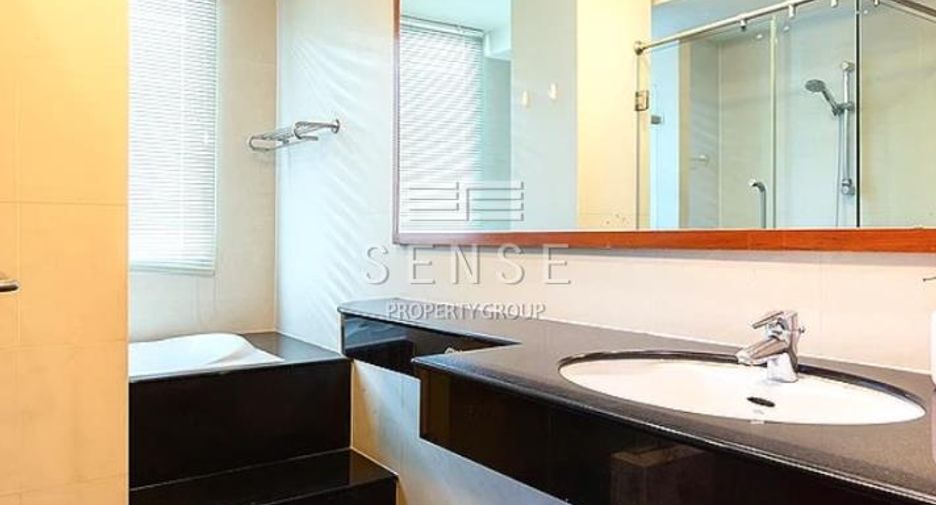 For rent 4 bedrooms condo in Sathon, Bangkok