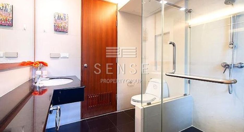 For rent 4 bedrooms condo in Sathon, Bangkok