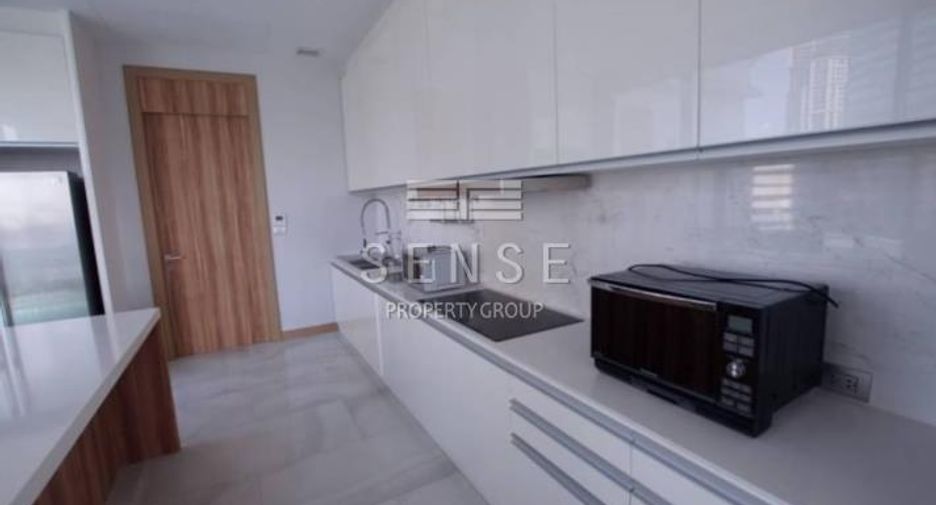 For rent 3 bedrooms condo in Watthana, Bangkok