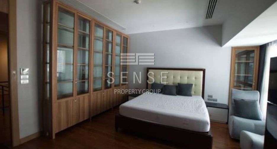 For rent 3 bedrooms condo in Watthana, Bangkok