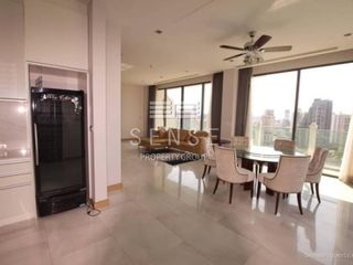 Condo en alquiler de 3 habitaciones en Watthana, Bangkok