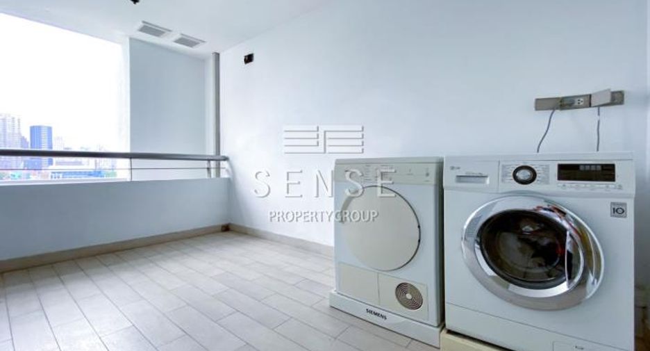 For rent 3 bedrooms condo in Watthana, Bangkok